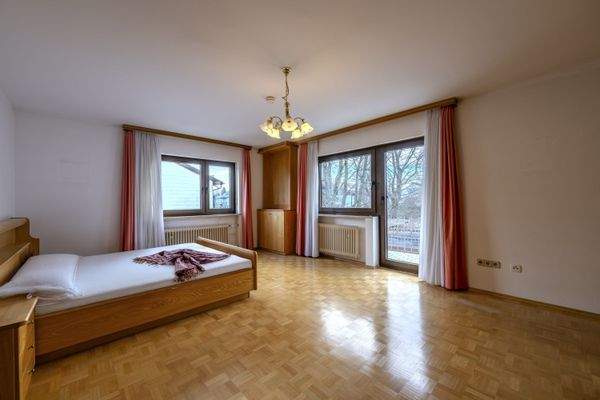 Großes Schlafzimmer
