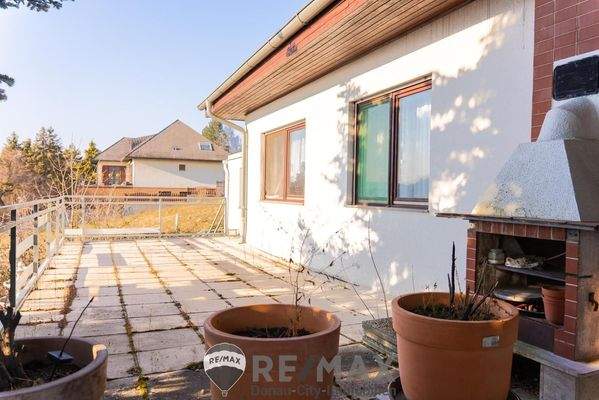 46 Sanierungsbedürftige Terrasse