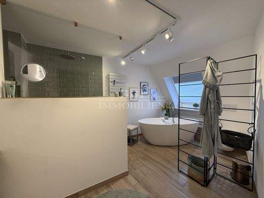 Sehr stilvolles Vollbad...