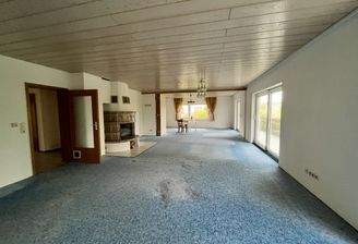 großes Wohn und Esszimmer