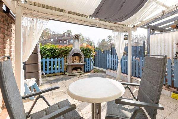 Überdachte Terrasse in Süd-Ost-Ausrichtung 