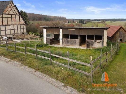 Blick auf den Pferdestall