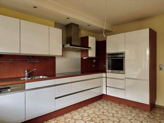 Küche mit Einbauküche