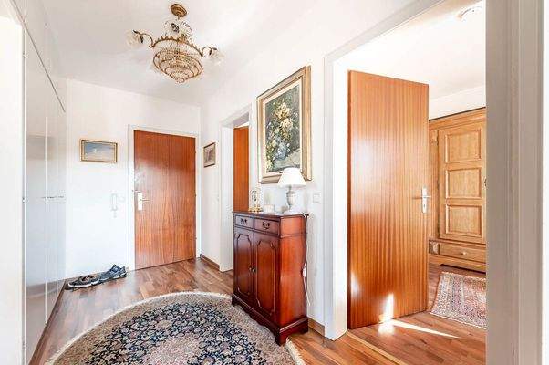 Eingangsbereich 1. Obergeschoss links