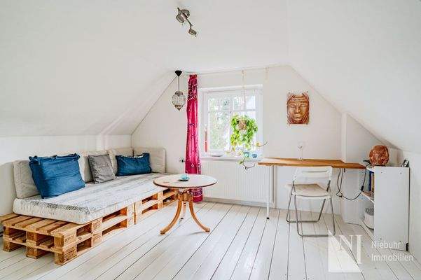 Individueller Raum im Dachgeschoss 