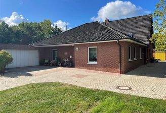 Bungalow und Wohnhaus