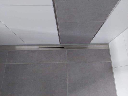 16_Bodenebenes Duschsystem_Rinne_ VIGOUR.jpg