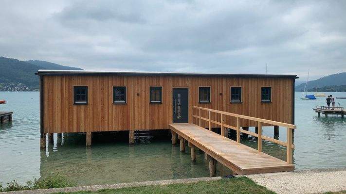 Bootshaus Seewalchen.jpg