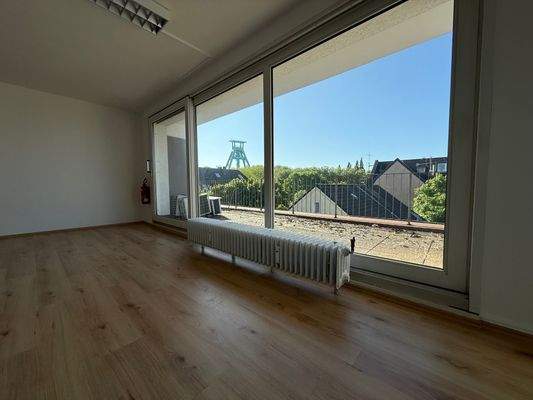 Büro mit Terrasse und Blick auf den Förderturm