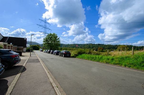 Straße vor dem Haus