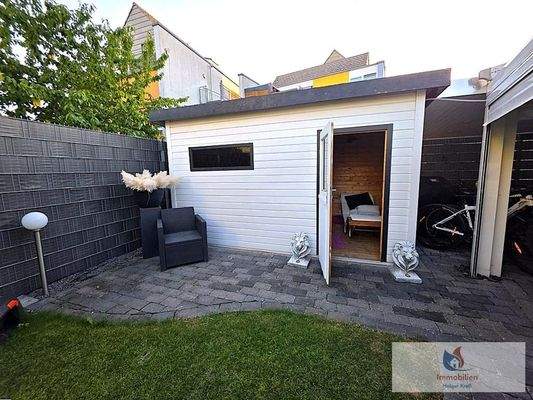 Finnische Sauna im Garten