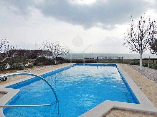 Pool mit fabelhaftem Ausblick