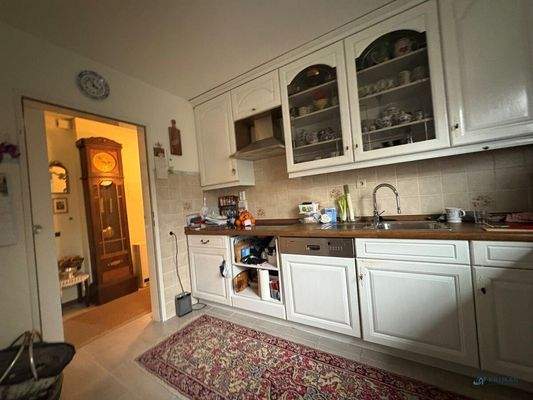 Küche mit Blick zum Flur