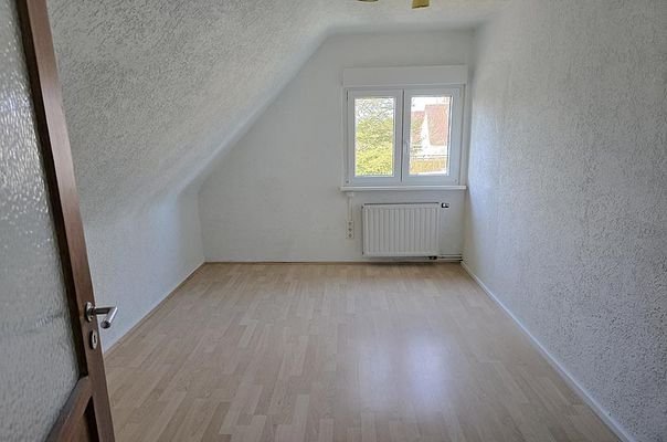 Angebotszimmer 2 (ca. 14 m²)