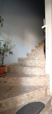 Treppe ins 1. OG