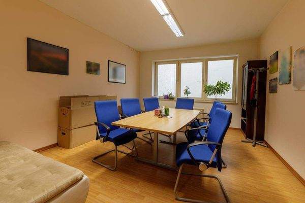 Besprechungsraum, Büro 1