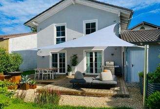 Stilvolle Terrasse und Garten