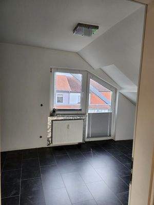 Zimmer mit Balkon.jpg