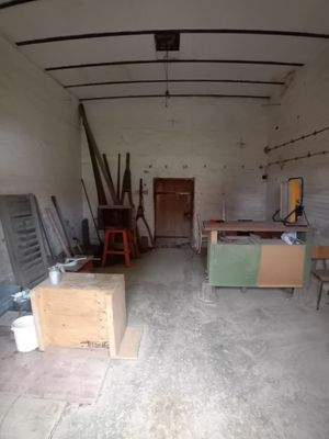 und im Ostteil des Denkmals 