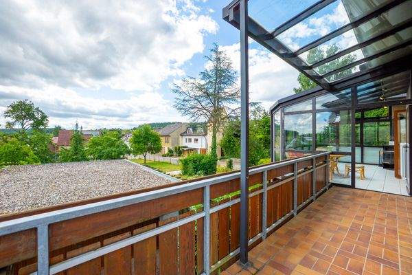 Großzügiger Balkon EG