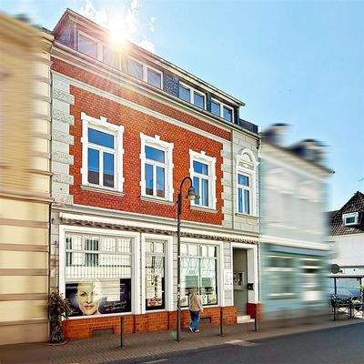 Stadthaus mit großer Wohnung und Ladenlokal