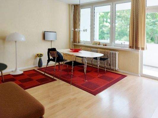 Wohnraum mit vorgelagerter Sonnenloggia