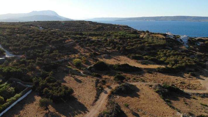 Kreta, Plaka: Erstklassiges Strandgrundstück mit Panoramablick zu verkaufen