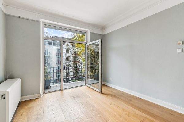 Zimmer mit anschließendem Südbalkon