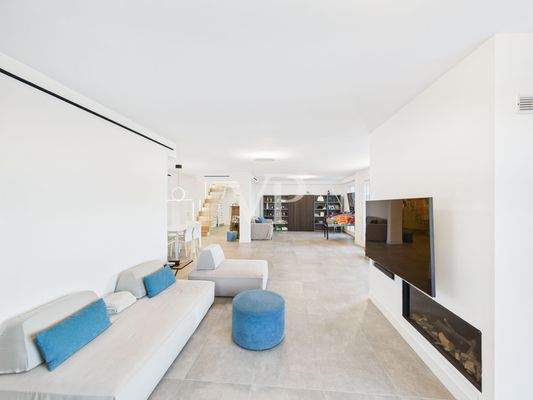 Villa 2 salone parte con divani