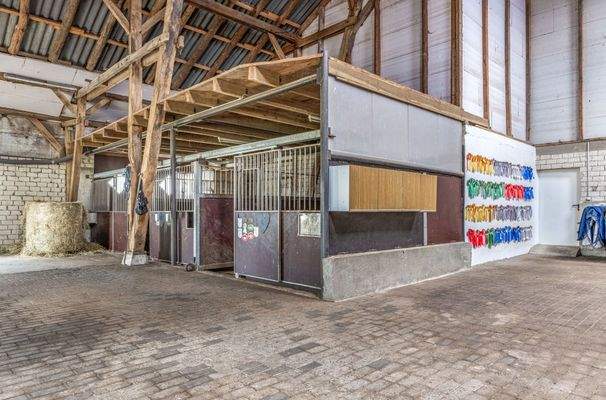 Wirtschaftsgebäude/ Stallungen 