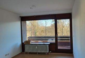 Wohnzimmer mit Blick Balkon