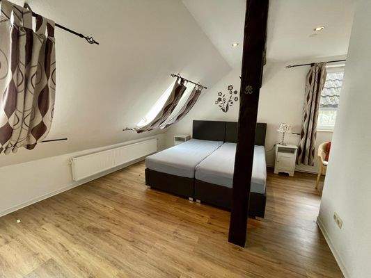 Schlafzimmer DG (Eigentümerwohnung)