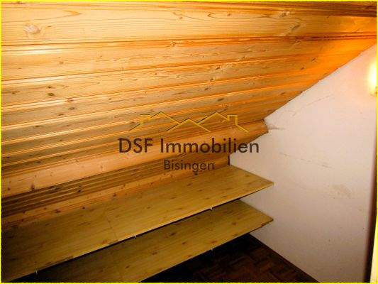 Begehbarer Kleiderschrank mit Abstellfläche (2).JP