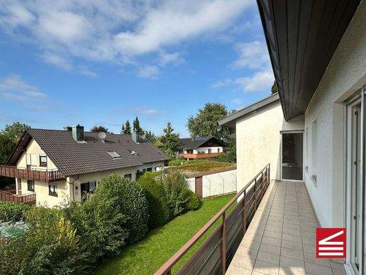 seitlicher Balkon im OG