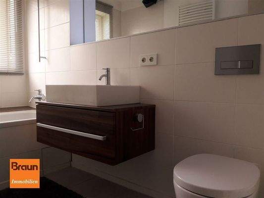 2-3 Fam-Wohnhaus, VS-S, Tageslichtbad OG