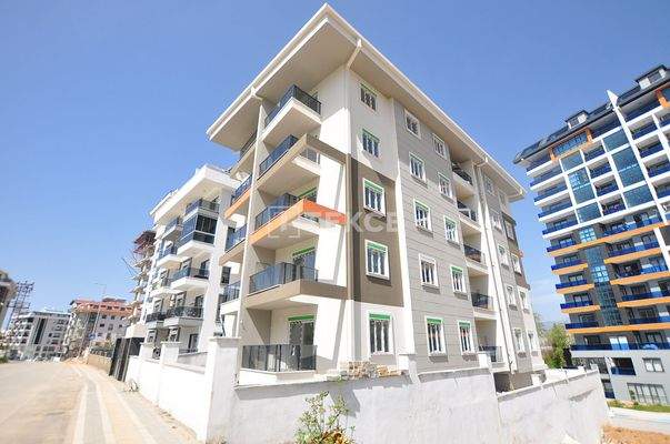 Seaview Apartments Close to Centre in a Complex in Alanya