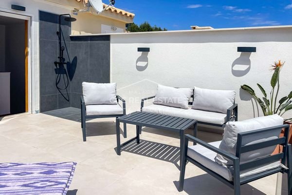 Dachterrasse mit Außendusche...