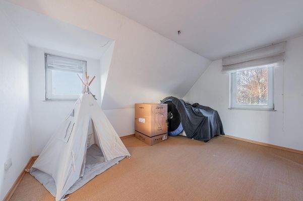 Kinder-/Schlafzimmer V