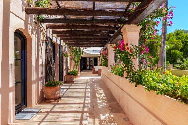 Sehr gepflegter Aussenbereich