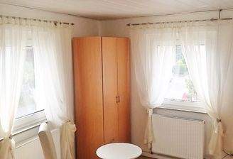 Zimmer WG stuttgart möbliert Zeitwohnen urbanbnb 2.jpeg