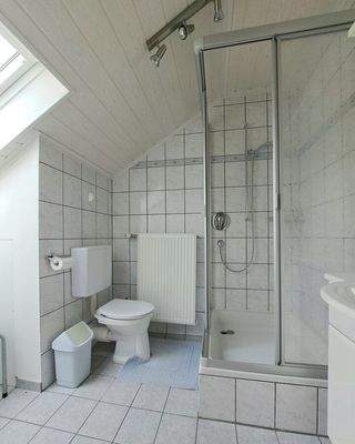 DG: Dusche-Bad 1 mit WC