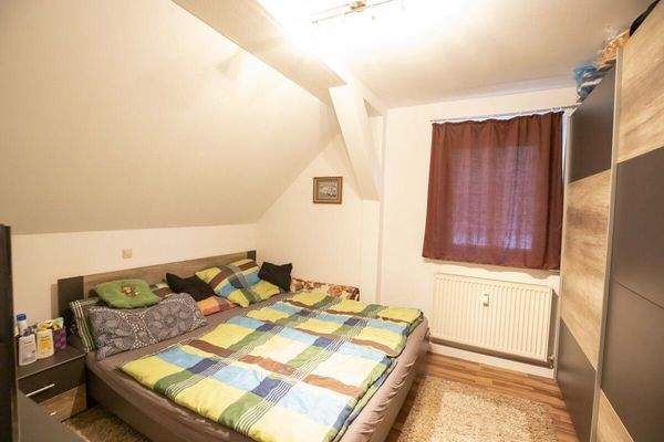 DG links: Schlafzimmer