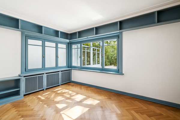 Bibliothek im Erdgeschoss