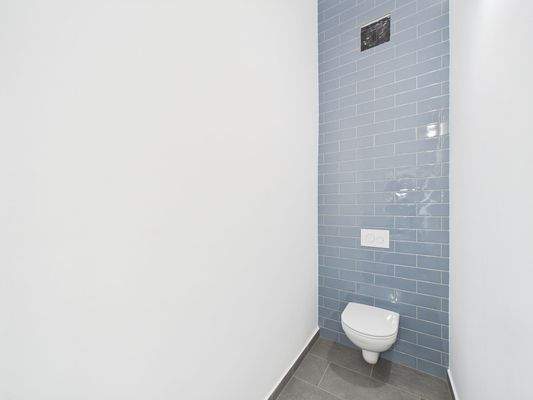 CAM03282G0-PR0126-STILL018