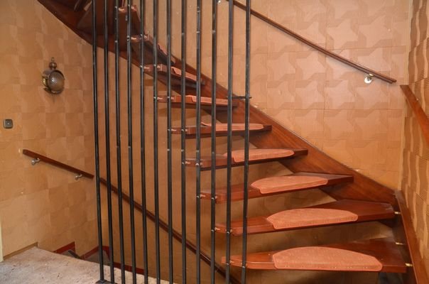 8973FS-10 Treppe