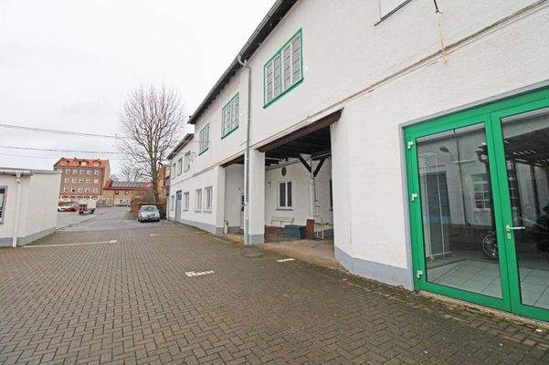 Außenansicht Lager und Halle