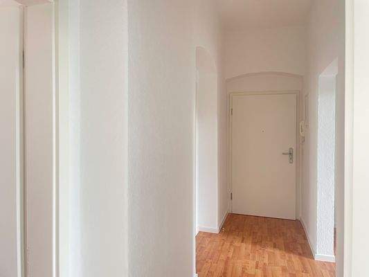 Flur, Wohnungstür.JPG