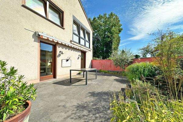 große Terrasse am Wohnbereich