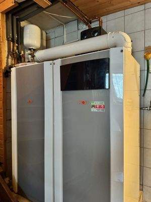 Ölzentralheizung (Brennwert: 2016)