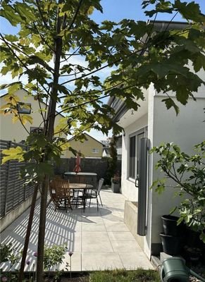 Blick zur Terrasse & Whirlpool